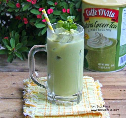 Caffe D'Vita Matcha Green Tea Smoothie Mix, 19-Ounce Cans
